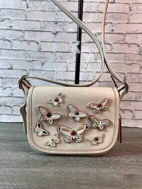 COACH PATRICIA CHALK SADDLE BAG 18 WITH BUTTERFLY APPLIQUÉ F59360